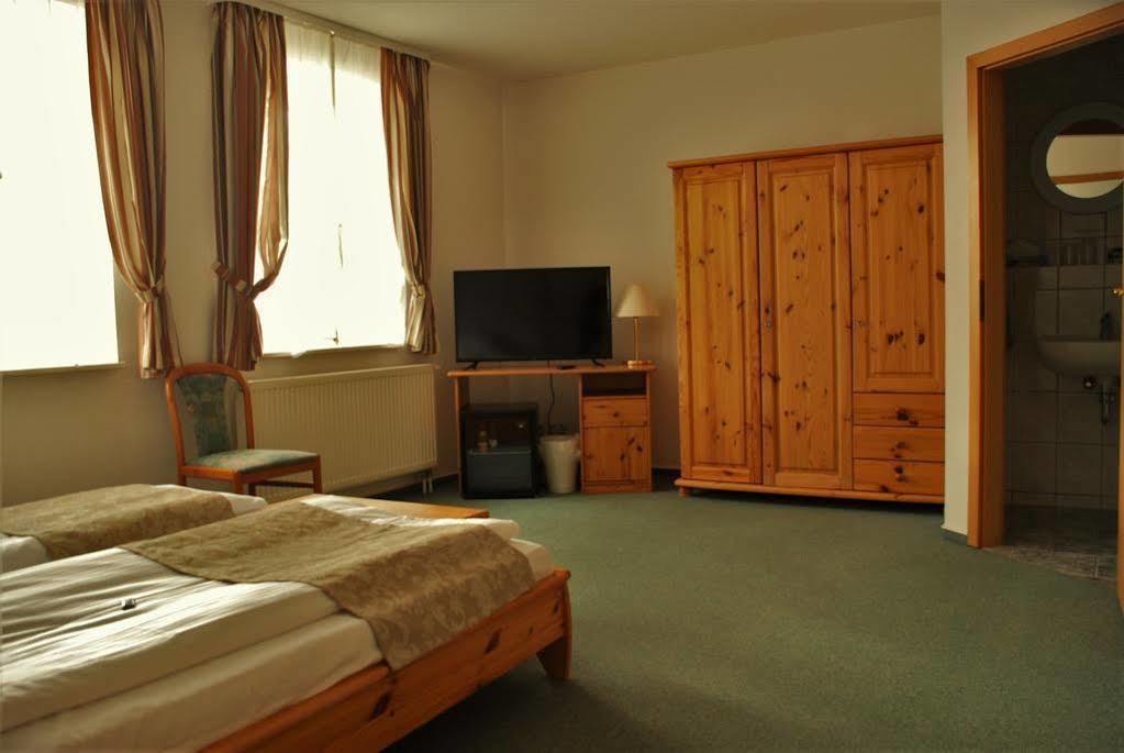 Hotel Abtshof Halberstadt Esterno foto