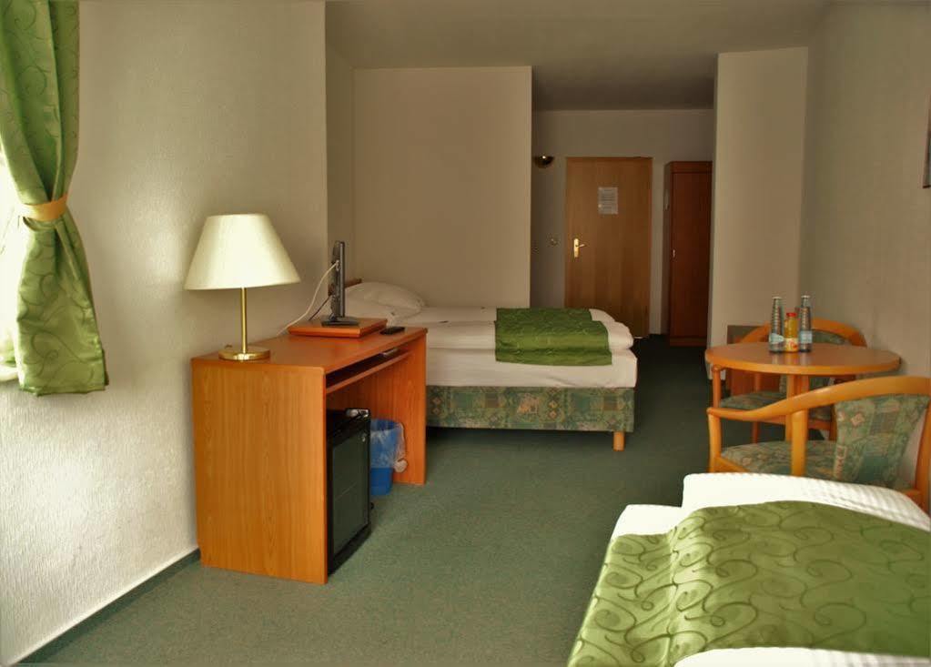 Hotel Abtshof Halberstadt Esterno foto